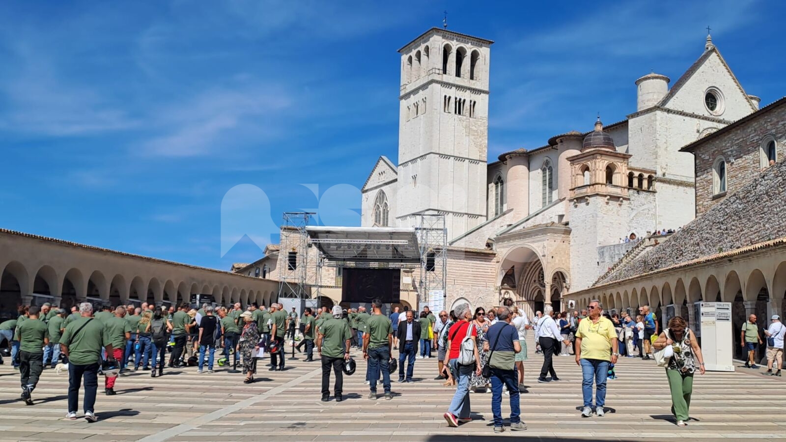 Ad Assisi la manifestazione "In Moto per uno Straccio di Pace", con la collaborazione di Avis (foto)