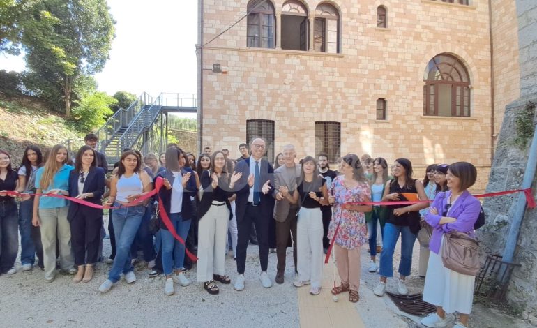 Il Liceo Properzio di Assisi sempre più accessibile: inaugurato il percorso Loges (foto e video)