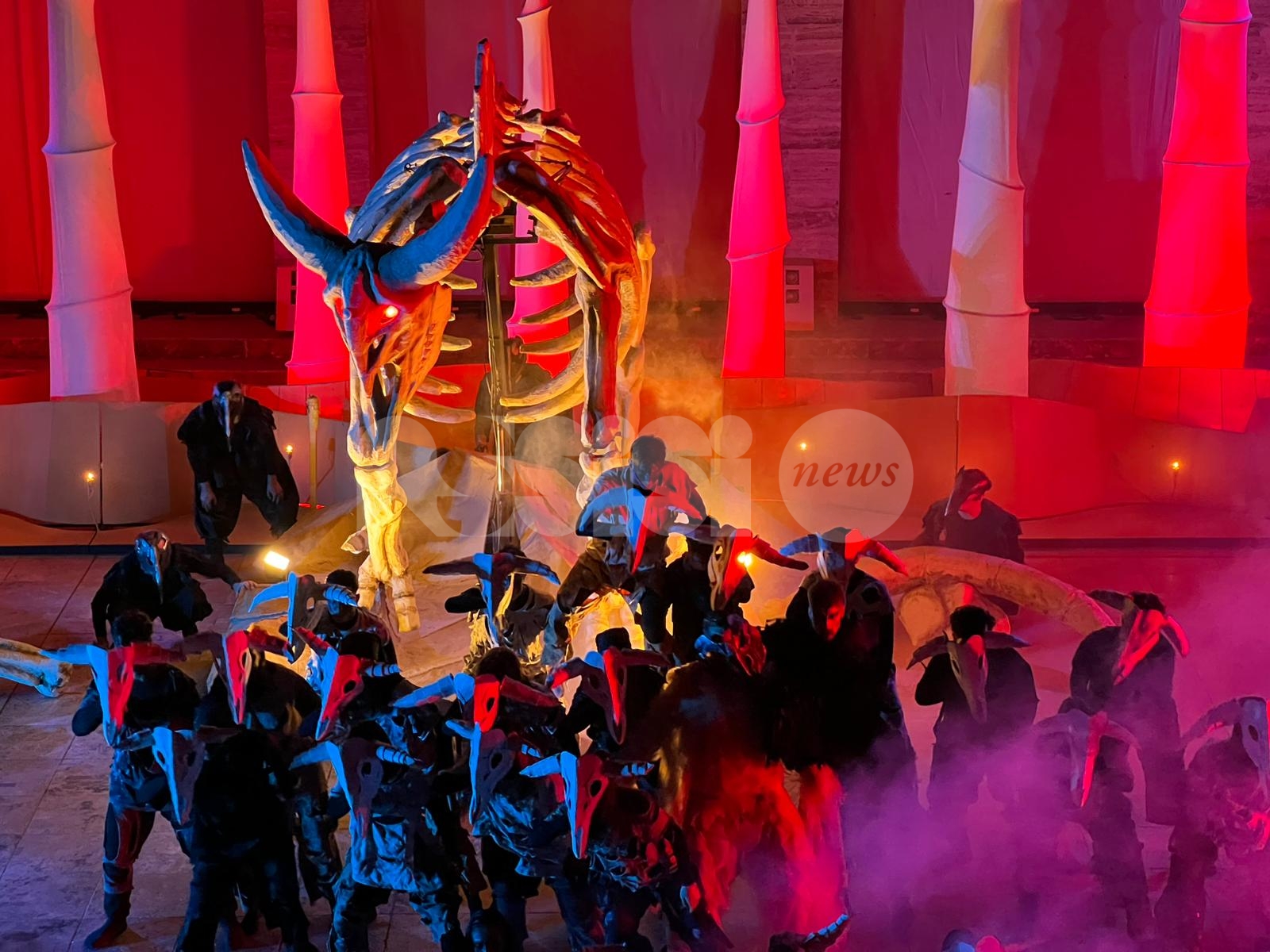 Sfilata del Rione Moncioveta al Palio de San Michele 2025: si apre con Quando non soffia il vento (foto)