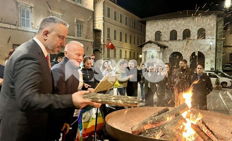 Il sindaco di Betlemme arriva ad Assisi per la Marcia della Pace. Lanciata una raccolta fondi per la città gemellata