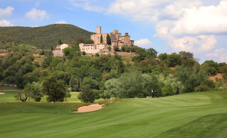 Il Castello di Antognolla acquisito da Mohamed Alabbar: operazione chiusa ad Assisi