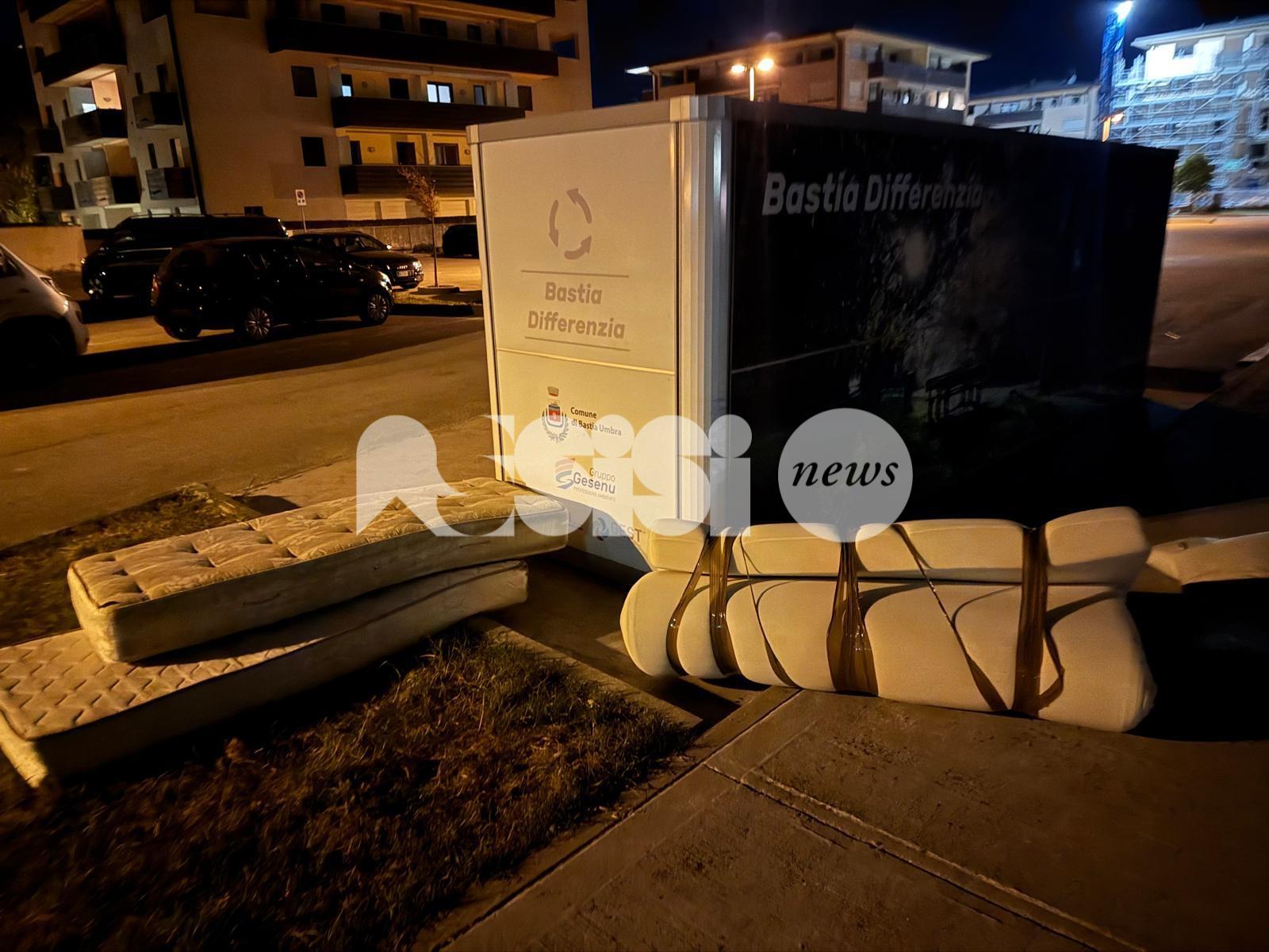 Rifiuti abbandonati, Civica per Bastia chiede le fototrappole e interventi concreti