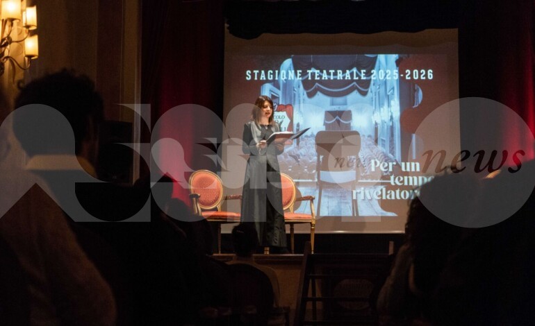 Presentata “Per un tempo rivelatore”, la stagione teatrale 2025-26 del Piccolo Teatro degli Instabili: il programma