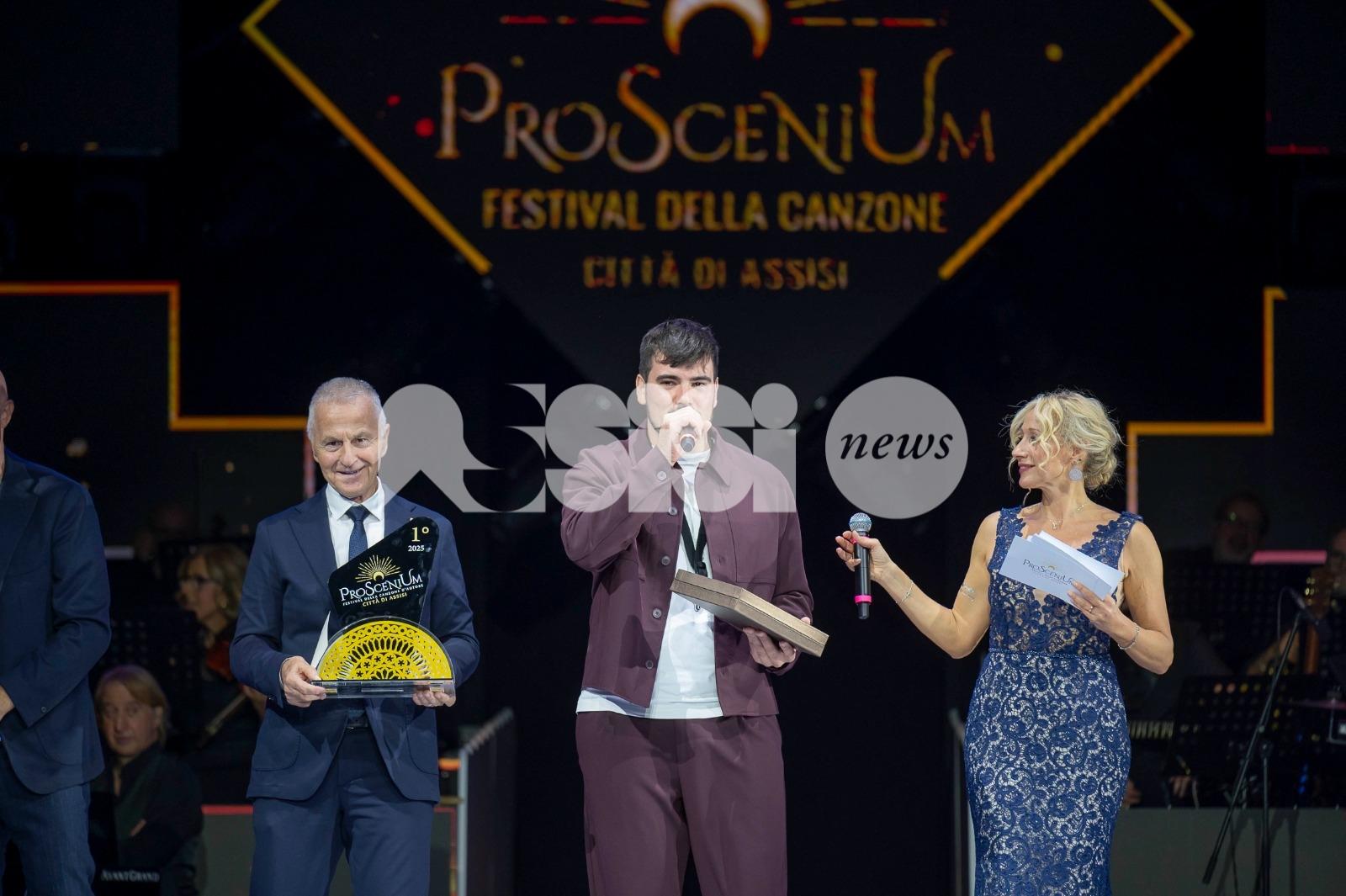 È Tommy Mauri a vincere la settima edizione di ProSceniUm Città di Assisi 2025