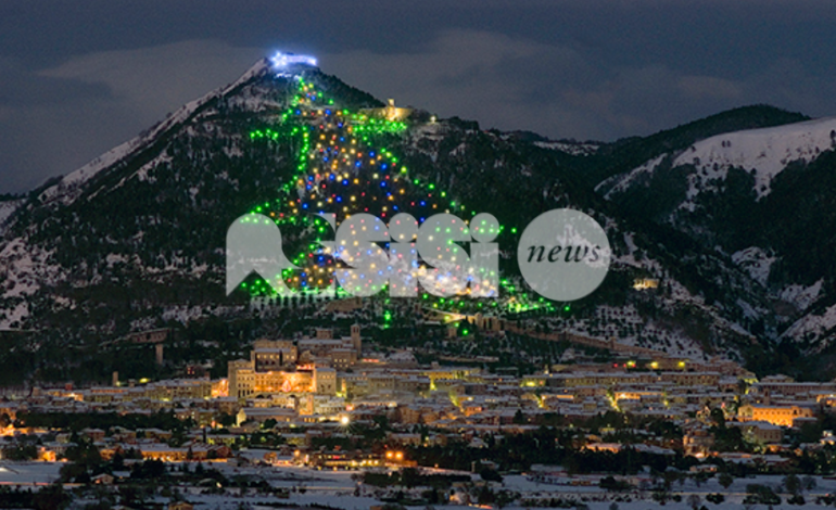 Natale a Gubbio 2025, il programma degli eventi: mercatini, ruota panoramica, trenino e altro. Accensione dell’albero il 7 dicembre con la Vespucci