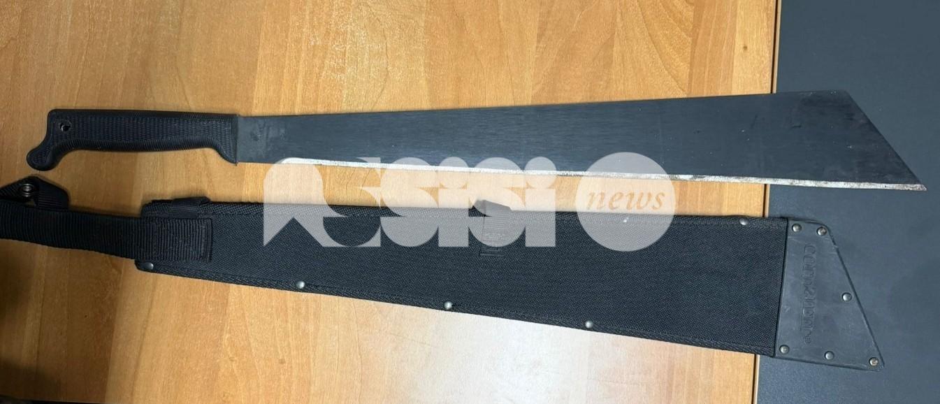 Sorpresi in auto con un machete lungo 70 cm: denunciati tre giovani a Bastia