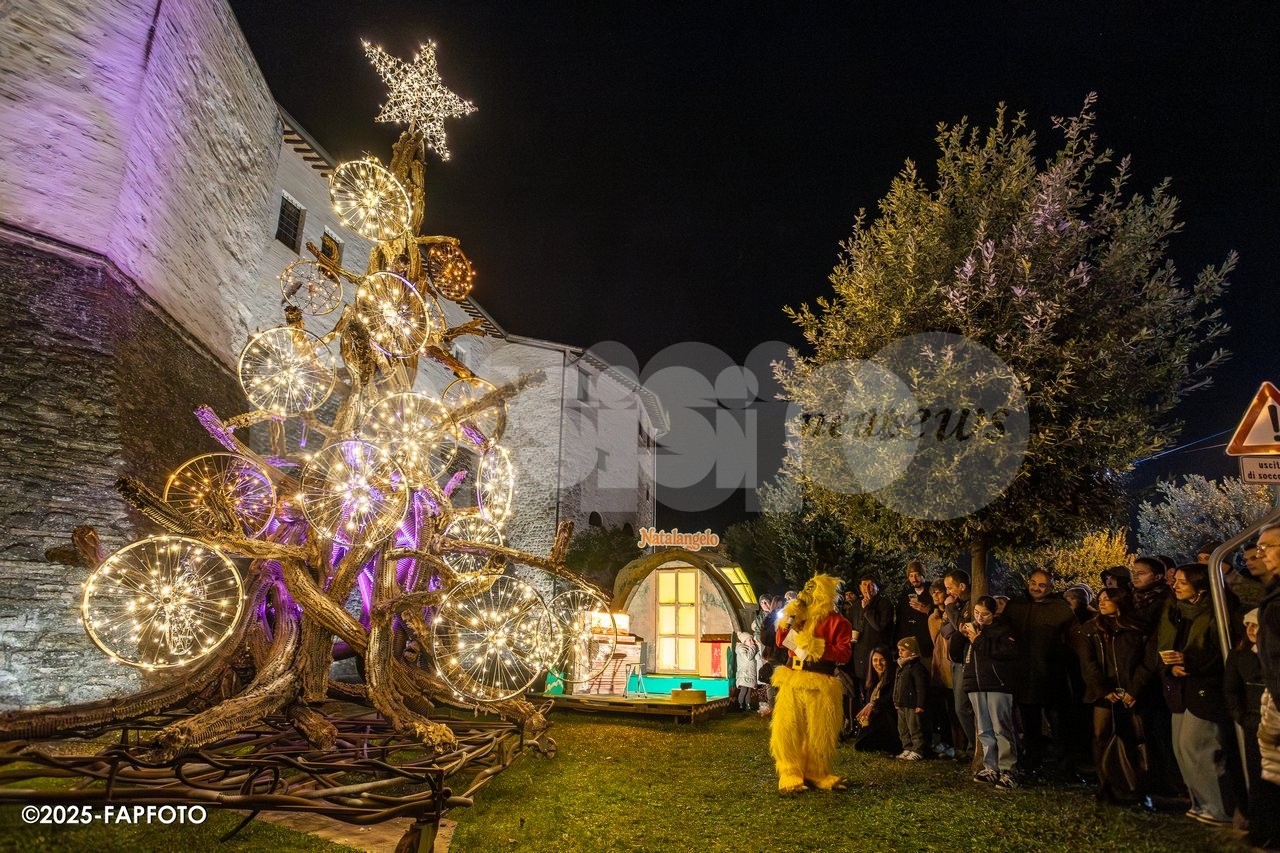 Al via il Natale di Bastia Umbra 2025: musica, narrazioni, spettacoli e tante associazioni protagoniste (foto)