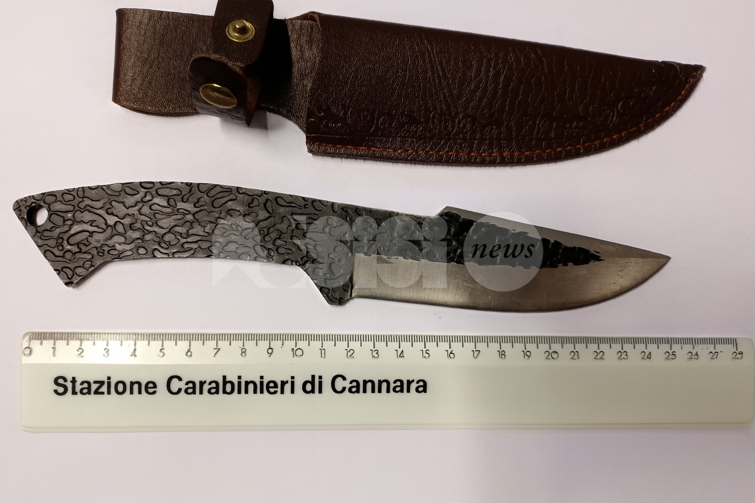 "Traballa" in bici: fermato e scoperto con droga e coltello. Denunciato 20enne cannarese