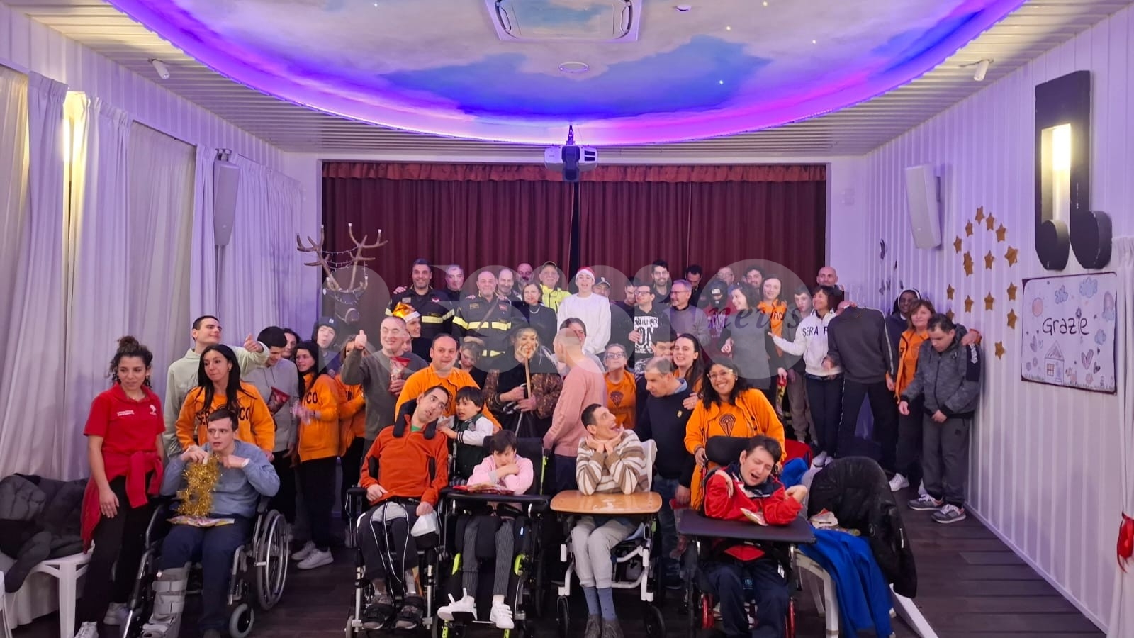 Al Serafico la Befana dei pompieri con dolcetti e doni per i ragazzi (foto)