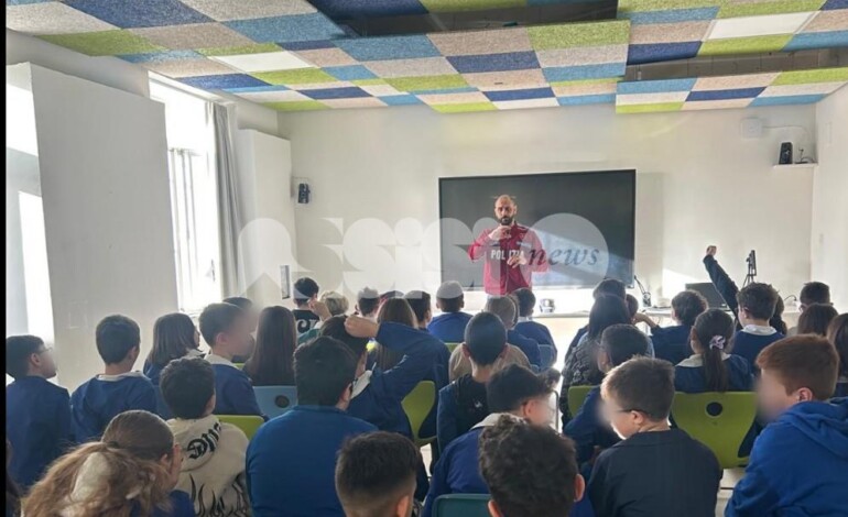 Gli studenti dell’istituto comprensivo Torgiano – Bettona a lezione di legalità con la Polizia di Stato