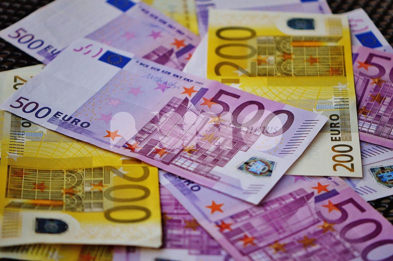 Il Maxi Miliardario bacia Assisi: "Vincita da 5 milioni di euro, una parte andrà in beneficenza"