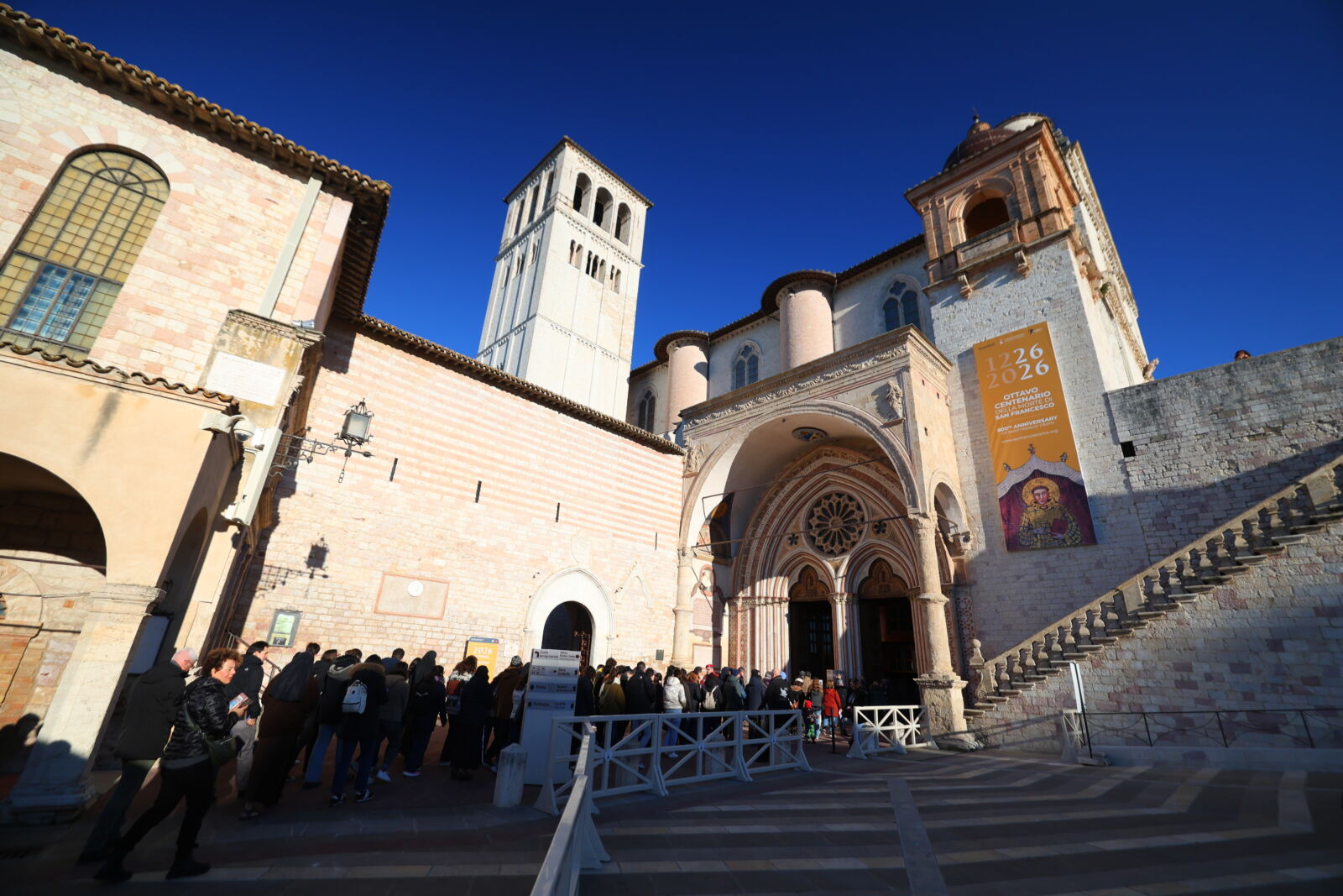 Boom di turisti in Umbria anche grazie all'ostensione: oltre 2,2 milioni di presenze in regione nel primo trimestre 2026