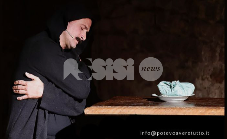 Al Frumentario lo spettacolo di Daniele Ridolfi "Potevo avere tutto": in scena per tutto il mese dell'ostensione