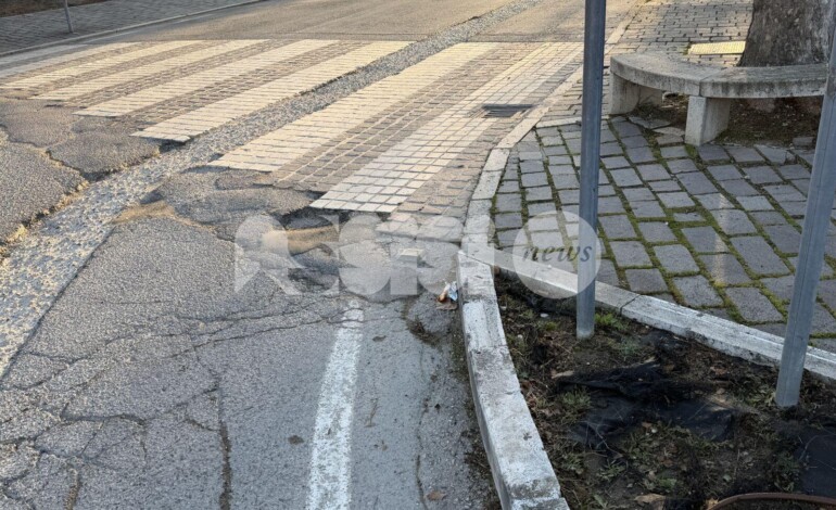 Strade in crisi ad Assisi e nel territorio: tra buche, toppe e assenza di controlli (foto)
