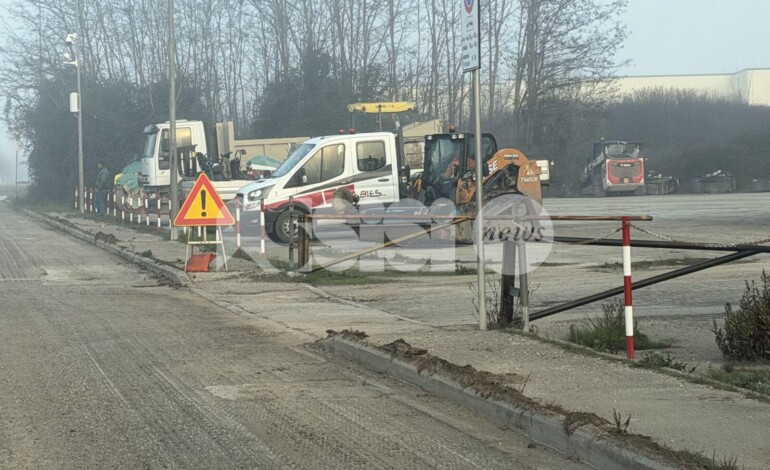 Via dei Vetturali: dopo le tante segnalazioni, partiti – finalmente – i lavori (foto)