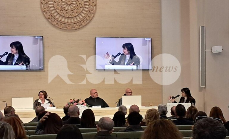 Si chiude l’ostensione: oltre 370mila pellegrini giunti ad Assisi in un mese