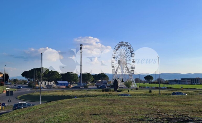 Ruota panoramica, il sindaco: “Attrazione sicura e come tante in Europa”. Il 3 aprile mattina l’inaugurazione