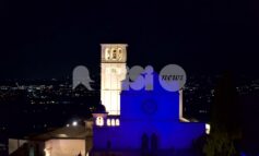 Light It Up Blue, Torre del Popolo e Basilica di San Francesco si colorano di blu