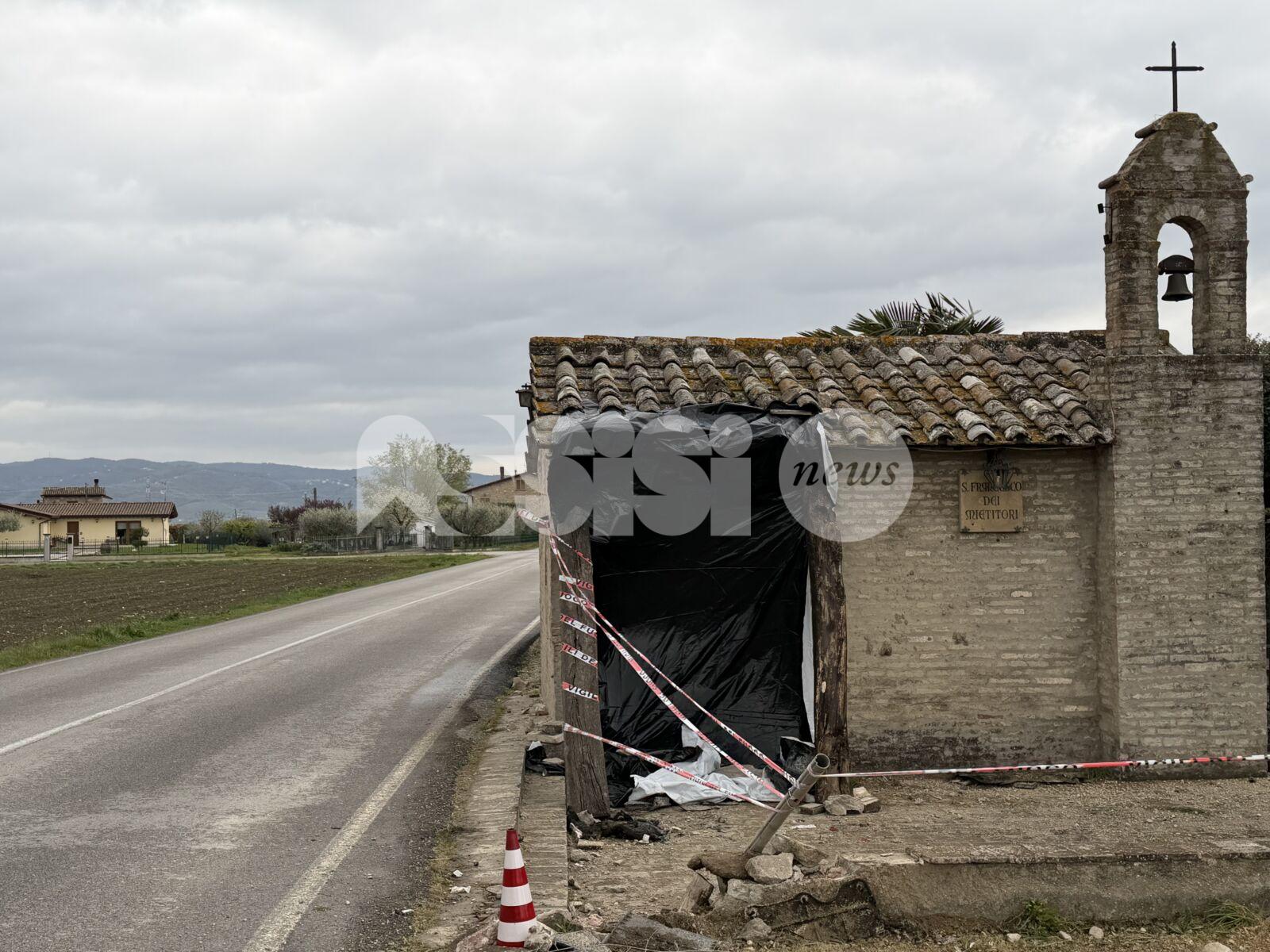 Via San Francescuccio de’ Mietitori: una strada fuori controllo, tragedia sfiorata. I residenti: “Adesso basta” (foto)