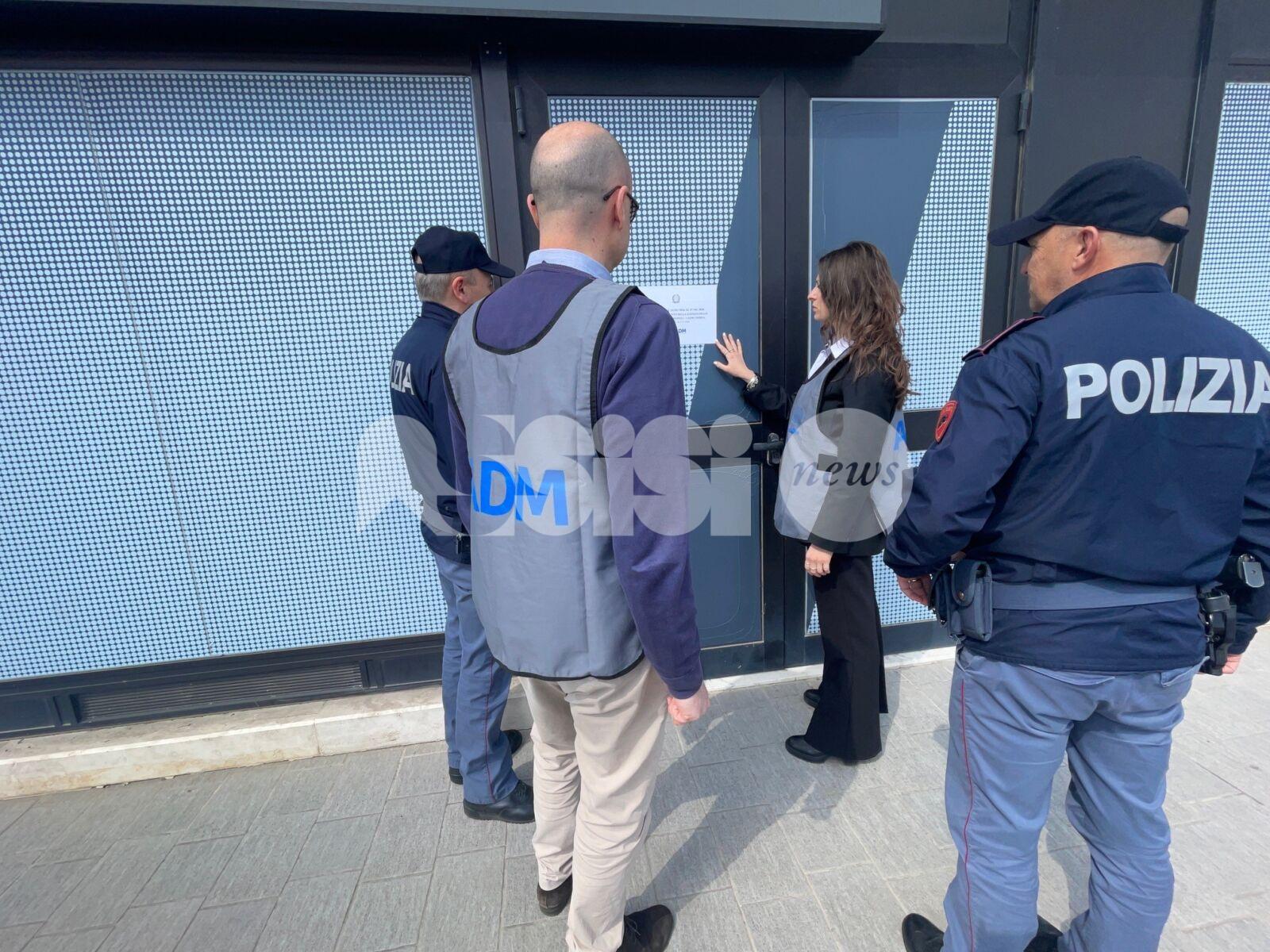 ADM e Polizia di Stato chiudono sala scommesse a Bastia Umbra: all’interno 5 minori (video)