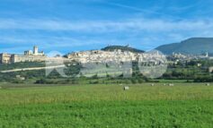 Ecologia, ad Assisi i ragazzi delle scuole ripuliscono il percorso verde al fiume Tescio