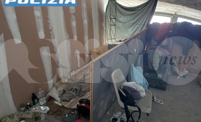 Occupazione abusiva e furto di energia elettrica: denunciato 50enne a Santa Maria (foto)