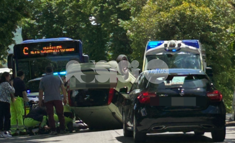 Incidente alle porte del centro di Assisi: ferita donna