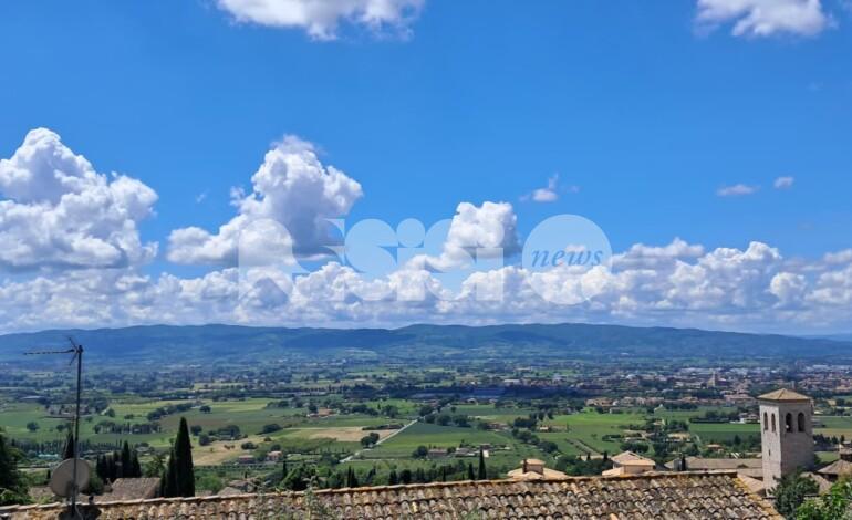 Meteo Assisi 22-24 maggio 2026: sole e vento, clima ottimo per gite fuori porta e lavatrici
