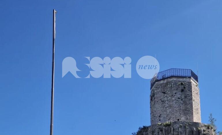 Rubata alla Rocca Maggiore la bandiera della Magnifica Parte de Sotto