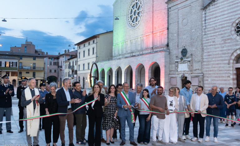 Piazza Mazzini torna a nuova vita: inaugurato il ‘salotto nuovo’ di Bastia