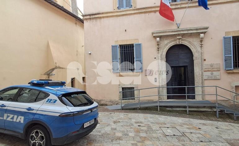 Calcio in faccia a una infermiera: 24enne denunciato per lesioni