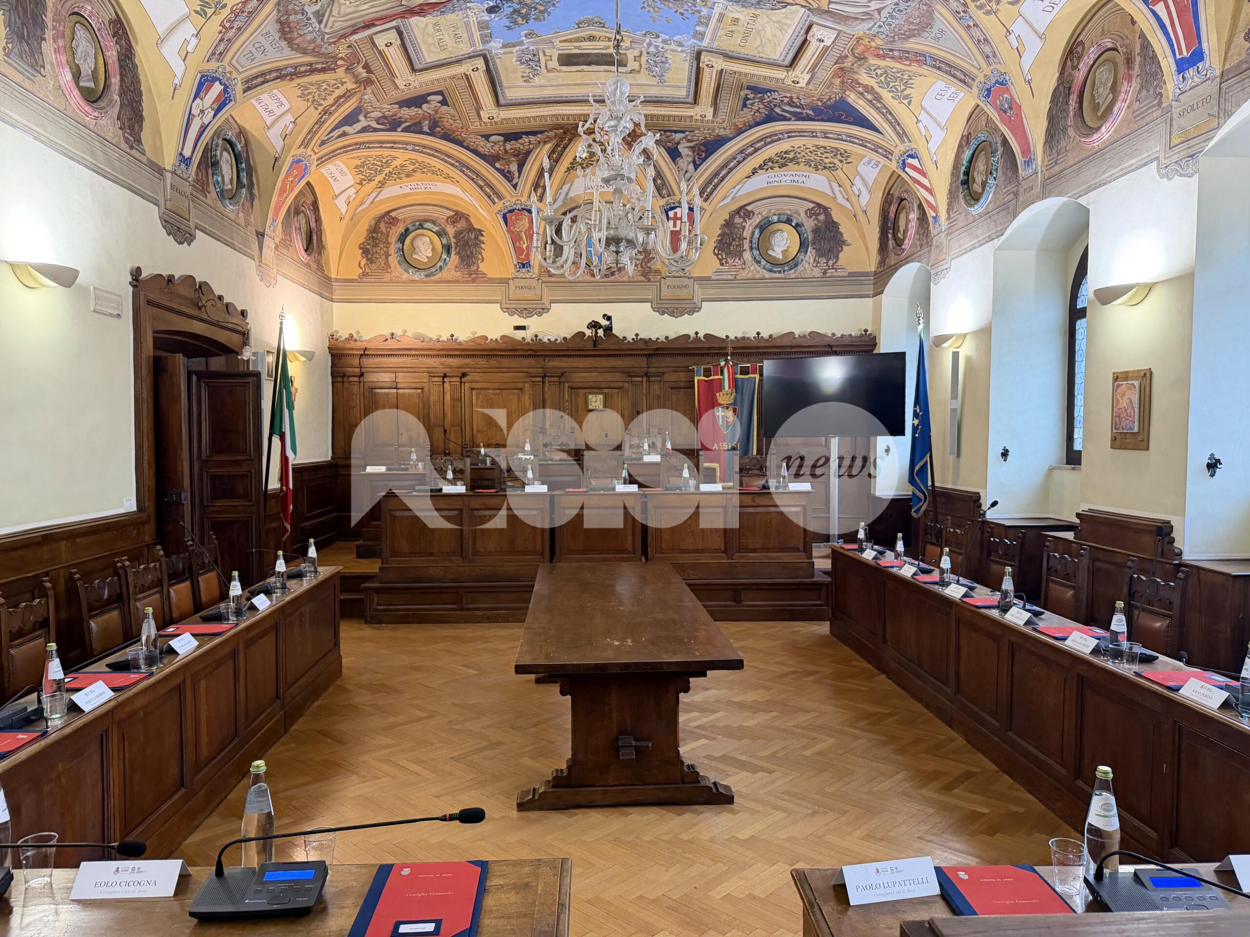 Assisi, l'estate delle crepe nella maggioranza: altri abbandoni all’orizzonte?