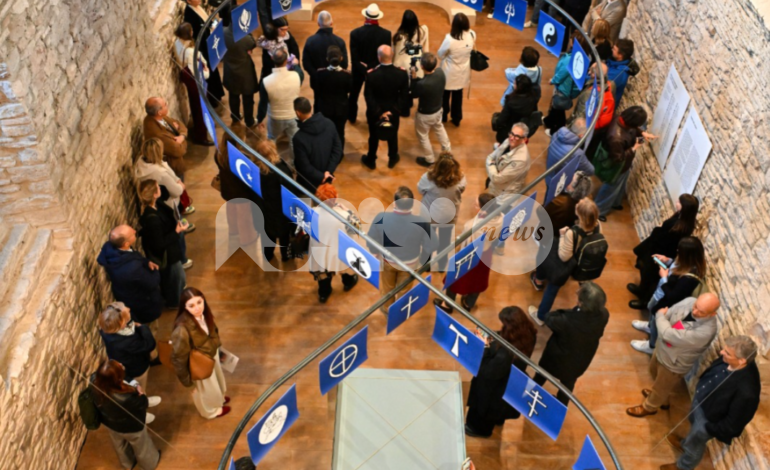 Oltre 40.000 visitatori ad Assisi per la mostra di Pistoletto: scatta la proroga