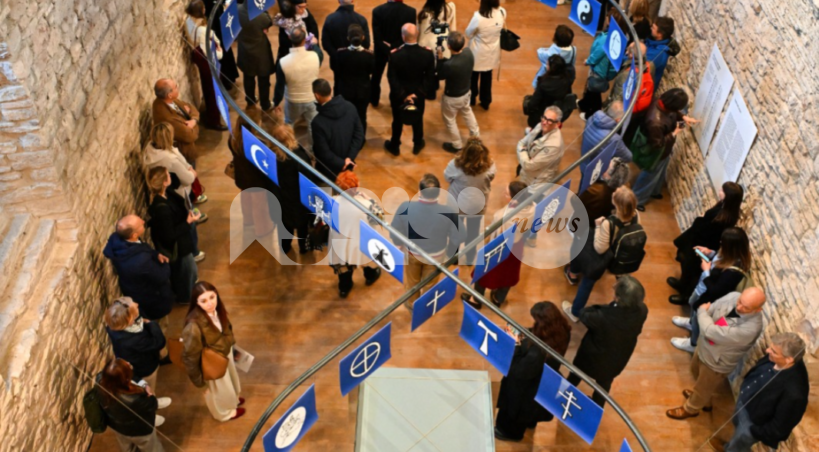 Oltre 40.000 visitatori ad Assisi per la mostra di Pistoletto: scatta la proroga