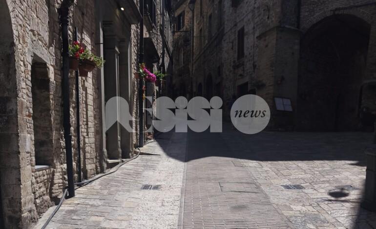 Via San Rufino, Assisi al Centro: “Intervento incompleto e scarsa comunicazione ai cittadini”