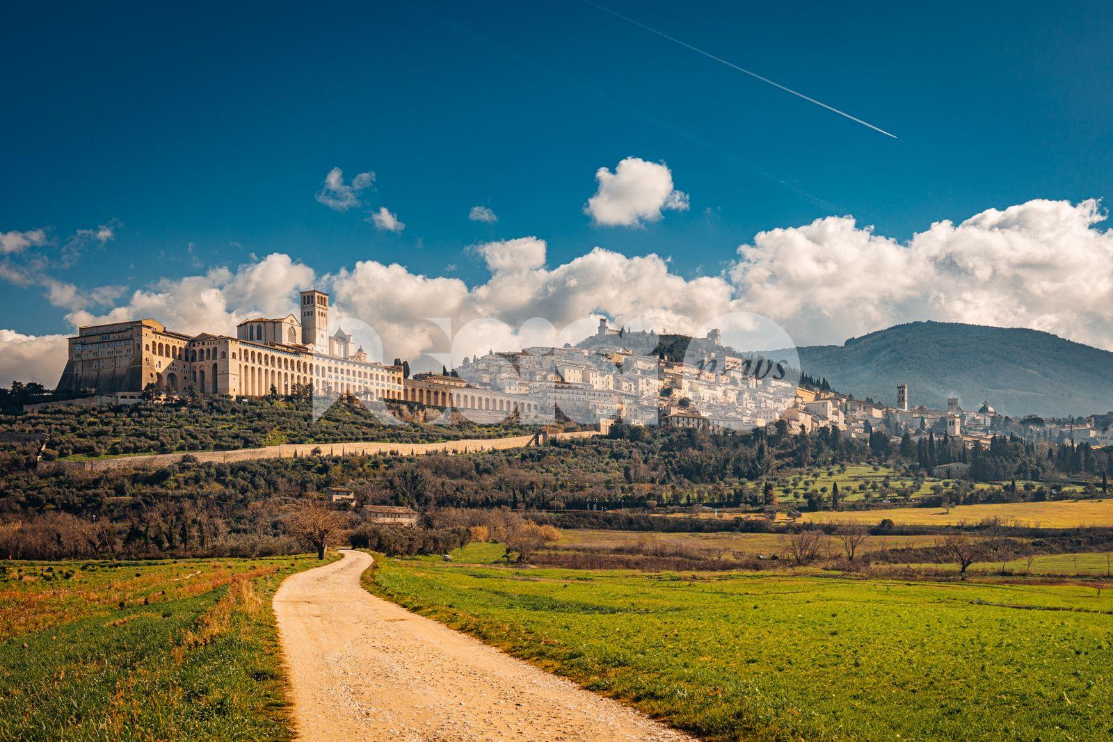 Scintille ad Assisi tra Movimento 5 Stelle e Futuro Nazionale: il botta e risposta