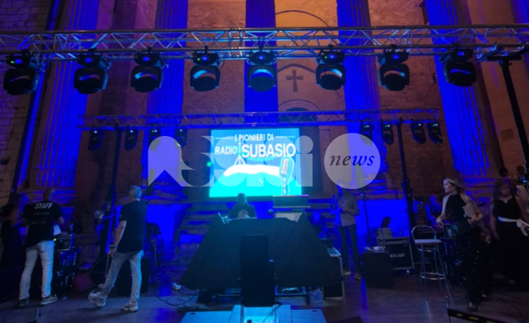 Grande festa in piazza per i Pionieri di Radio Subasio