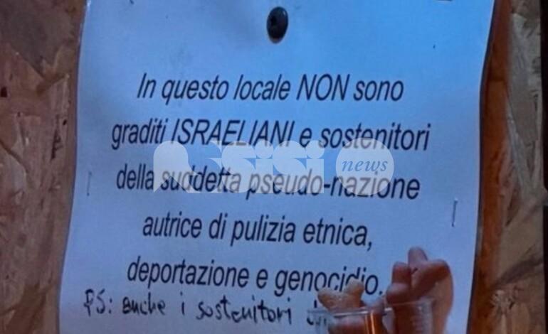 A Bastia Umbra un cartello contro gli israeliani: esplode la polemica e parte l’esposto