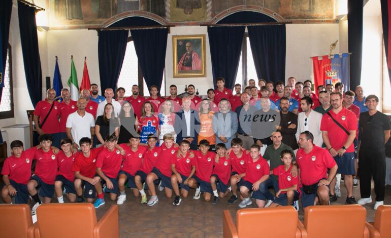 Assisi Calcio, al via la nuova stagione: rosa, staff e ambizioni presentati alla Sala della Conciliazione (foto+video)
