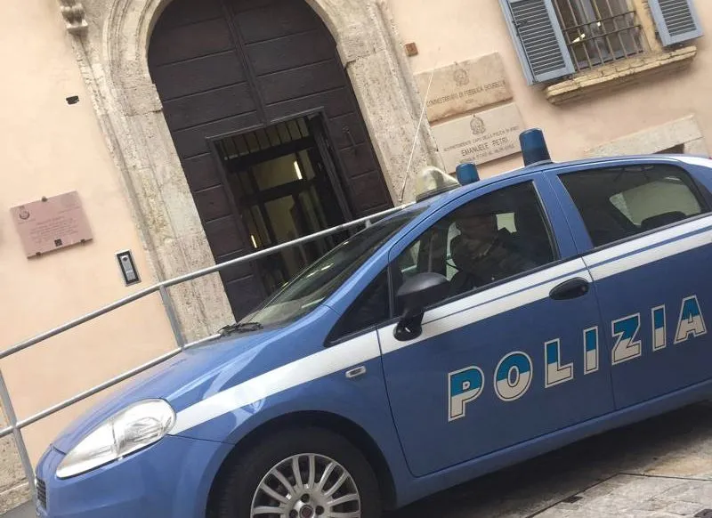 Dà in escandescenza aggredendo medici e poliziotti: arrestata 54enne