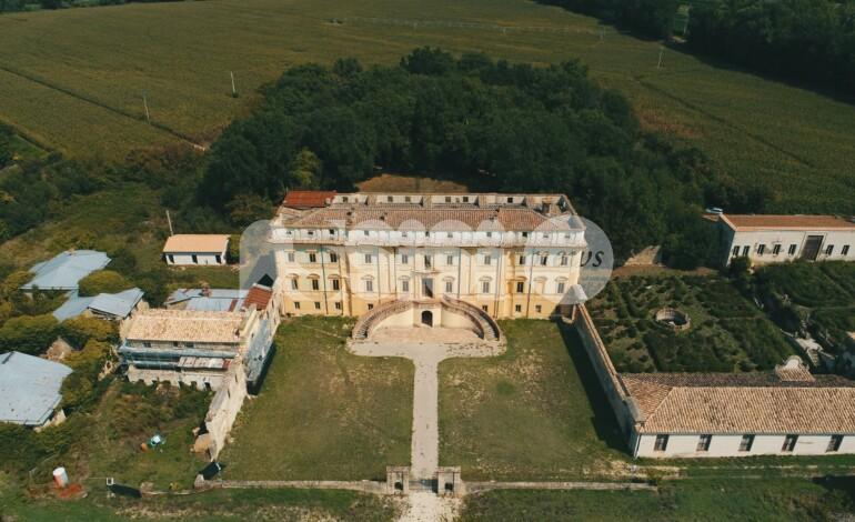 A Bettona il tributo agli U2: musica e storia si incontrano a Villa del Boccaglione