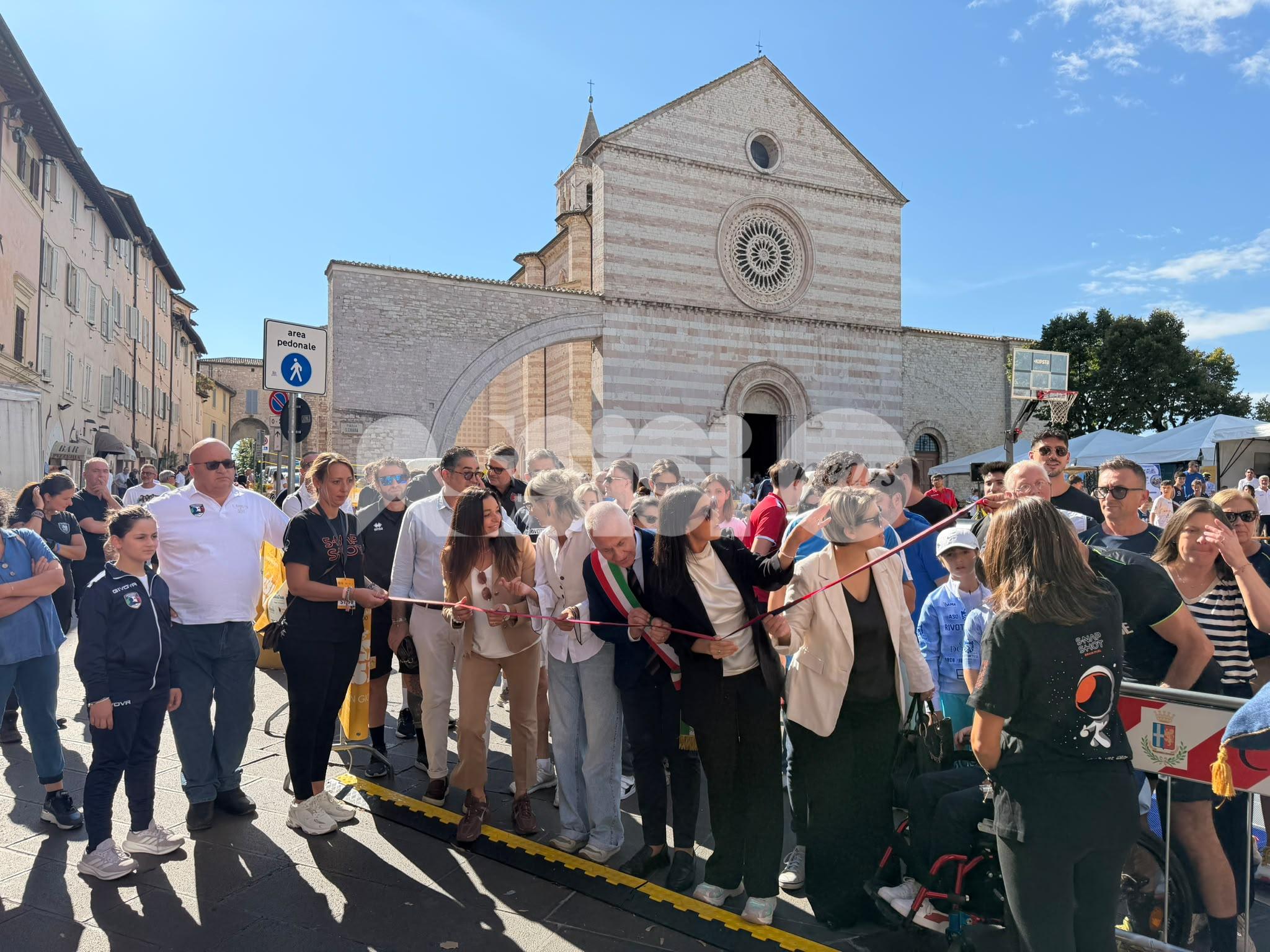 “Assisi in Sport – Futuro in Gioco” apre Assisi4Life: grande successo in piazza Santa Chiara (foto)