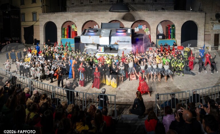 Sfilata del Rione Moncioveta al Palio de San Michele 2026: in scena Errore di stampa (foto)