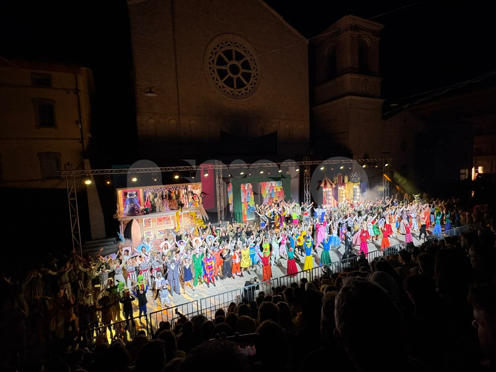 Sfilata del Rione San Rocco al Palio de San Michele 2026: in scena Commedia in tre atti (foto)