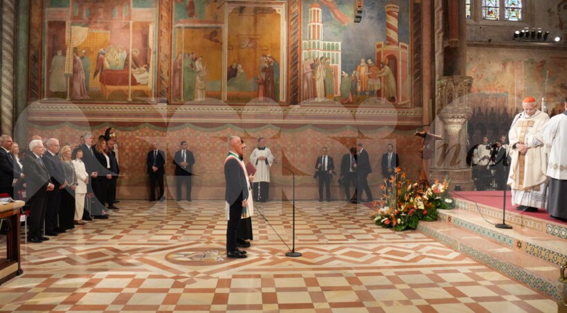 È la grande festa di San Francesco, l'omelia di Zuppi davanti a Mattarella: "Accendiamo la lampada del nostro cuore" (foto e video)