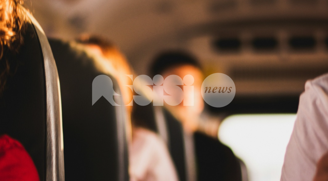 Alunna lasciata a terra dal bus, genitori infuriati scrivono a Sulga: "Prevenite il ripetersi di simili episodi"