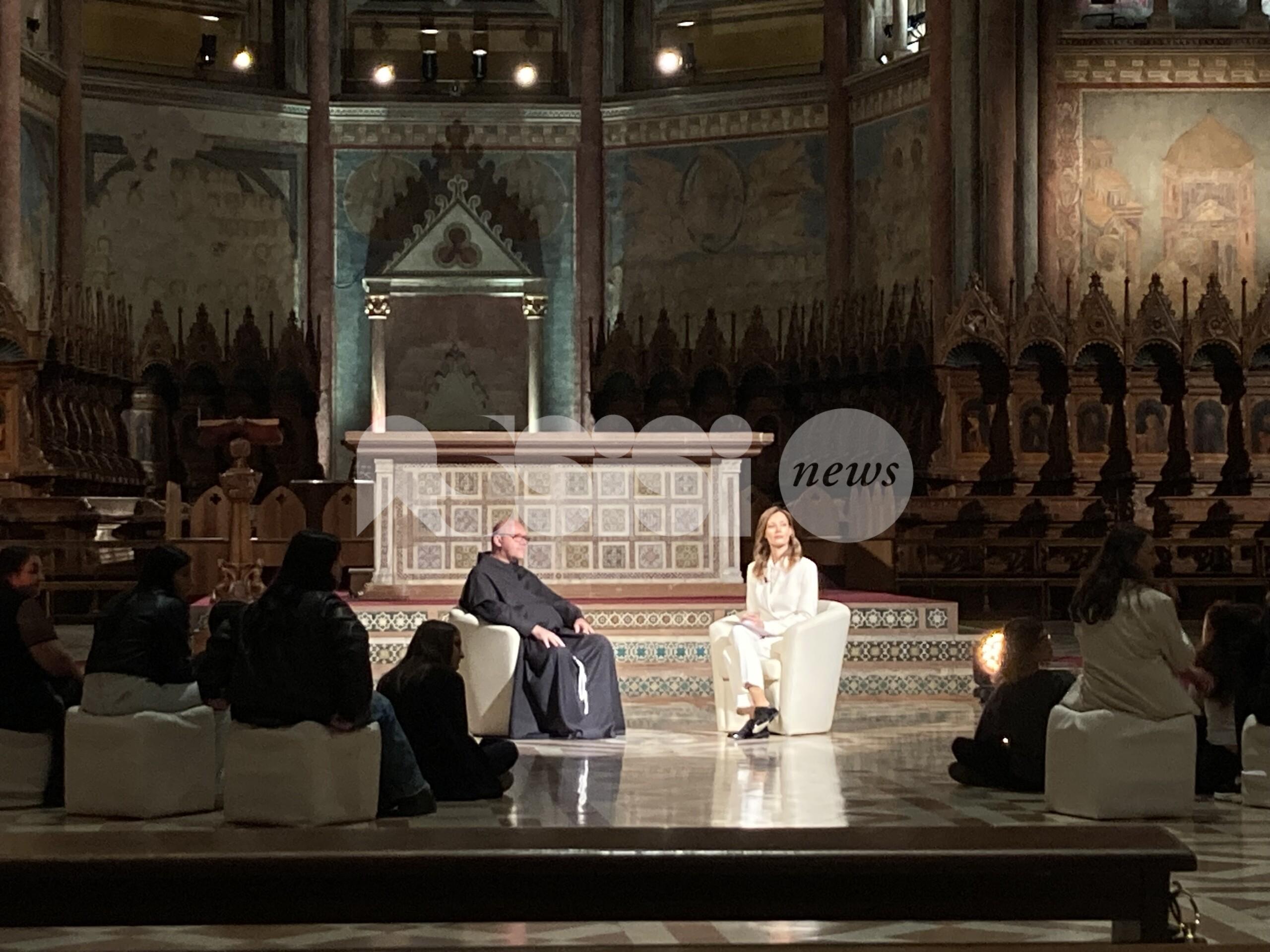 "Francesco il Santo di Tutti": fra Marco Moroni racconta su Rai1 l'ostensione. I ringraziamenti del sindaco