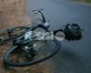 In bici ubriaco cade in mezzo alla strada e viene soccorso - e denunciato - dalla Polizia