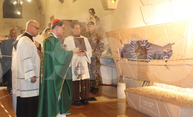 Festa di San Carlo Acutis, Tagle ai giovani: “Rispondete all’invito di Gesù, non ve ne pentirete” (foto e video)