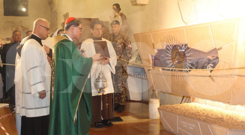 Festa di San Carlo Acutis, Tagle ai giovani: "Rispondete all'invito di Gesù, non ve ne pentirete" (foto e video)